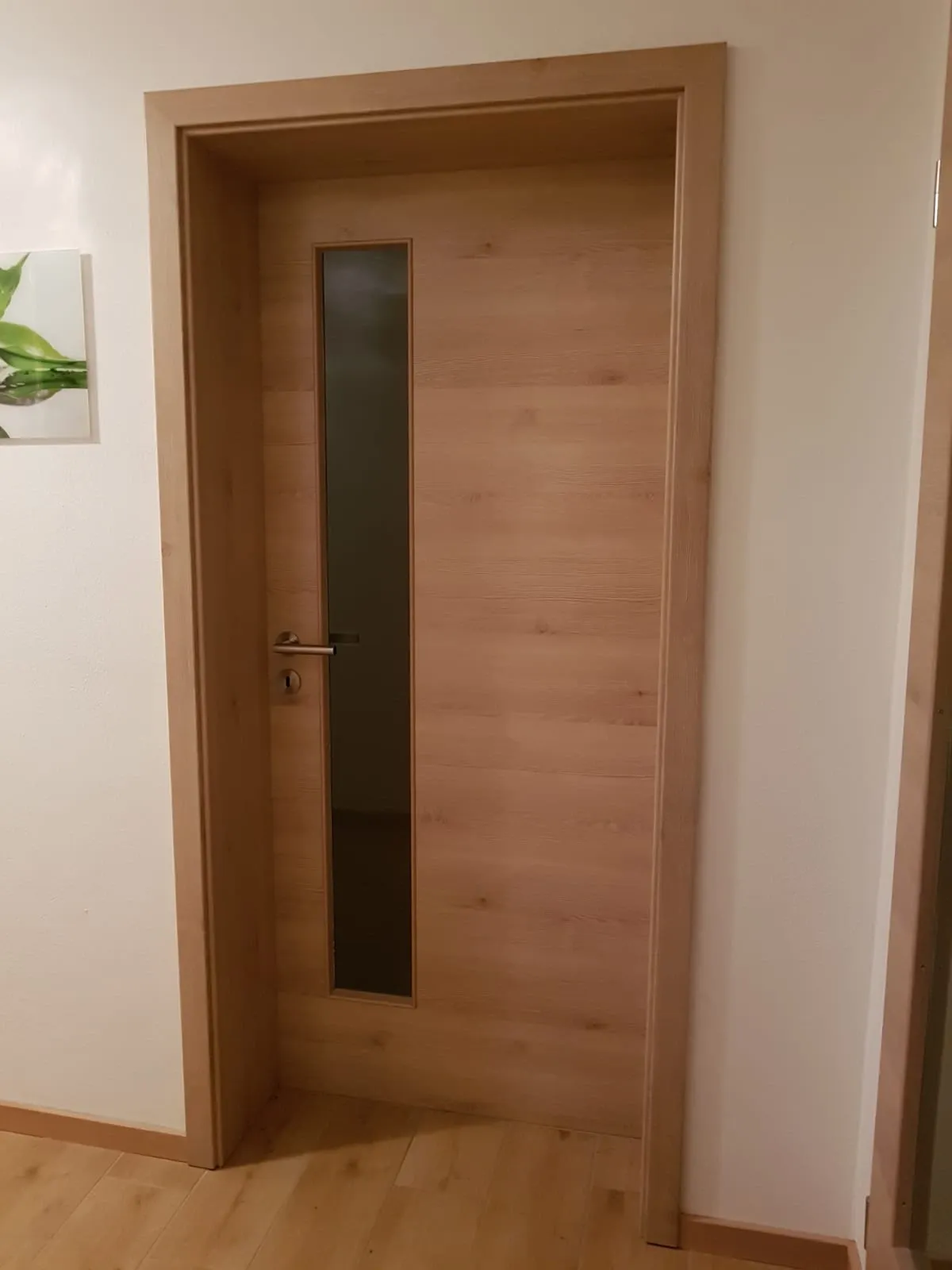 Innentür in Eiche hell mit Glasstreifen